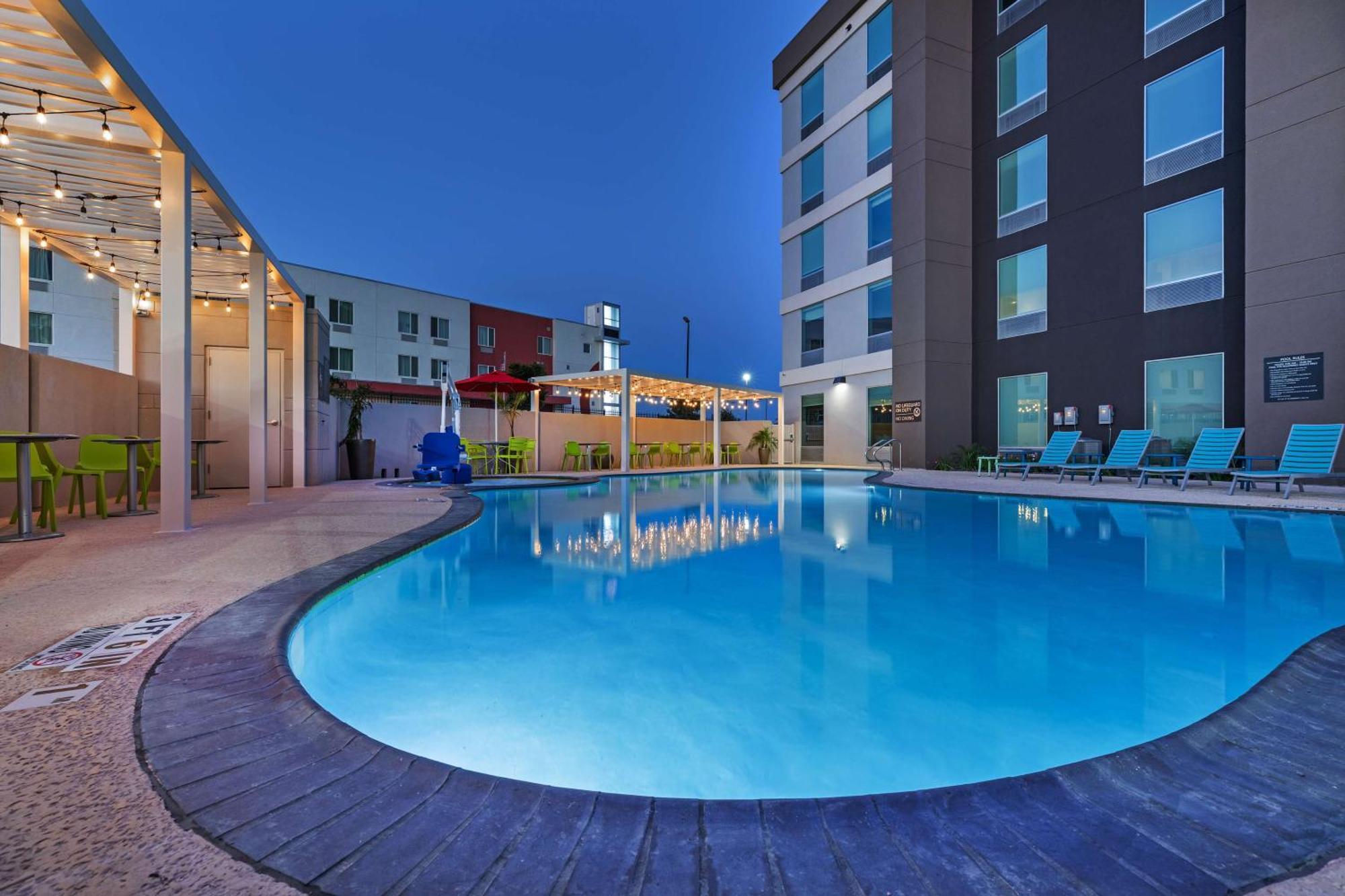 Tru By Hilton Laredo Airport Area, Tx Hotel Bagian luar foto